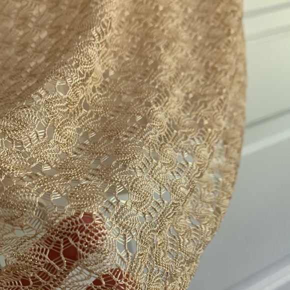 Lucky Brand two-layer tank. Golden lace top layer. Size S/M. - Picture 4 of 7